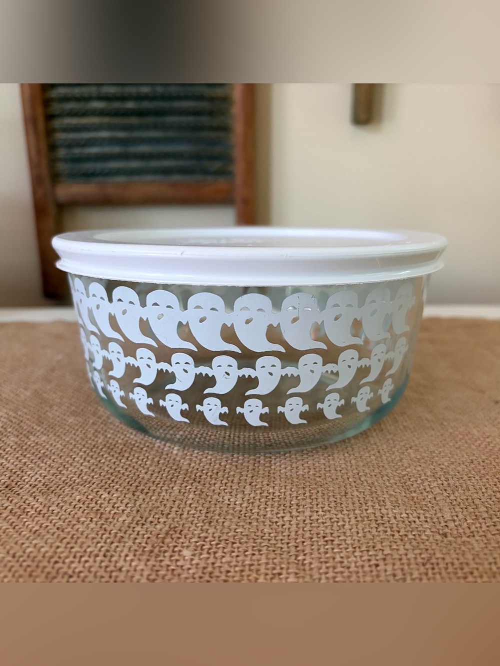 Pyrex Halloween Ghosts 4-Cup Storage Container👻❤️